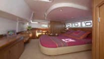 lagoon cat cabin2